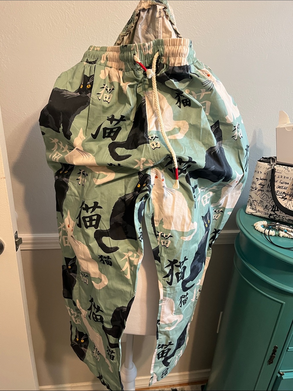 Men's Light Green Cat-Print Drawstring Joggers by